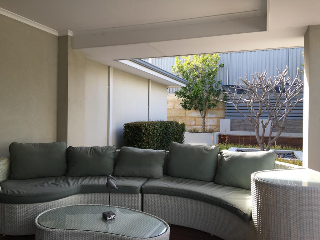 Magnificent Beach Retreat Jindalee Exterior foto