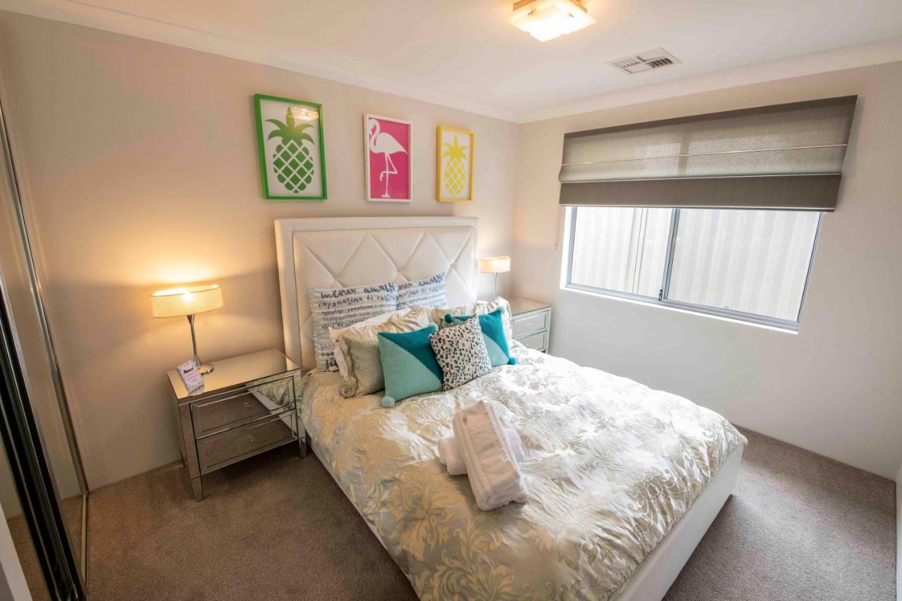 Magnificent Beach Retreat Jindalee Exterior foto