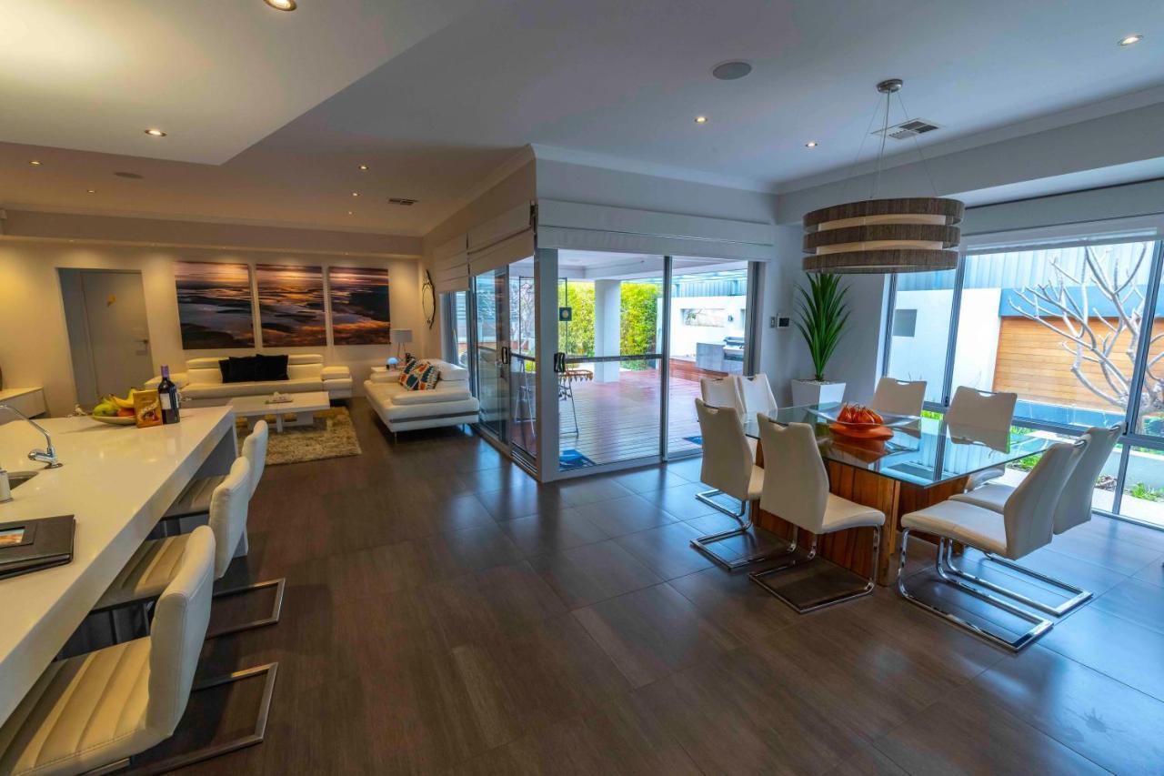 Magnificent Beach Retreat Jindalee Exterior foto