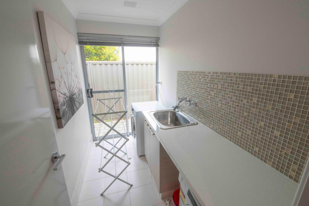 Magnificent Beach Retreat Jindalee Exterior foto
